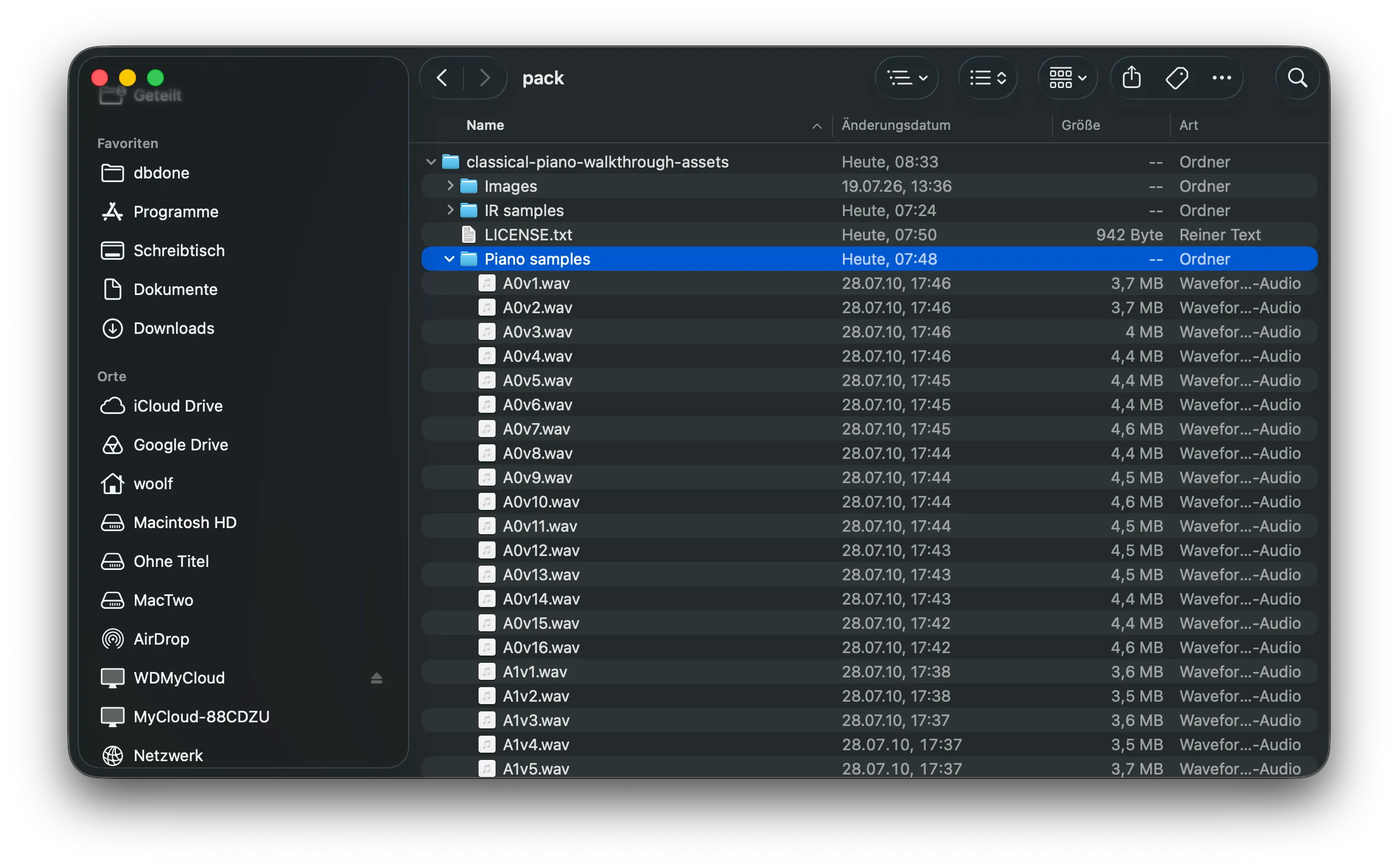Unpacked piano samples folder, showing individual WAV files under Piano samples/